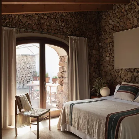 Binissaida Boutique 4*