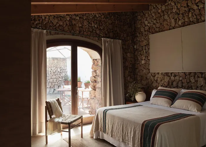 Binissaida Boutique 4*