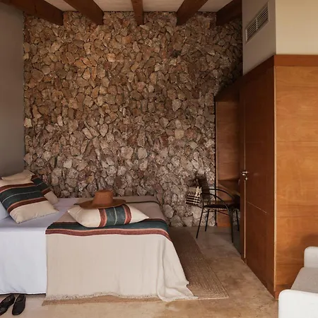 Binissaida Boutique 4*